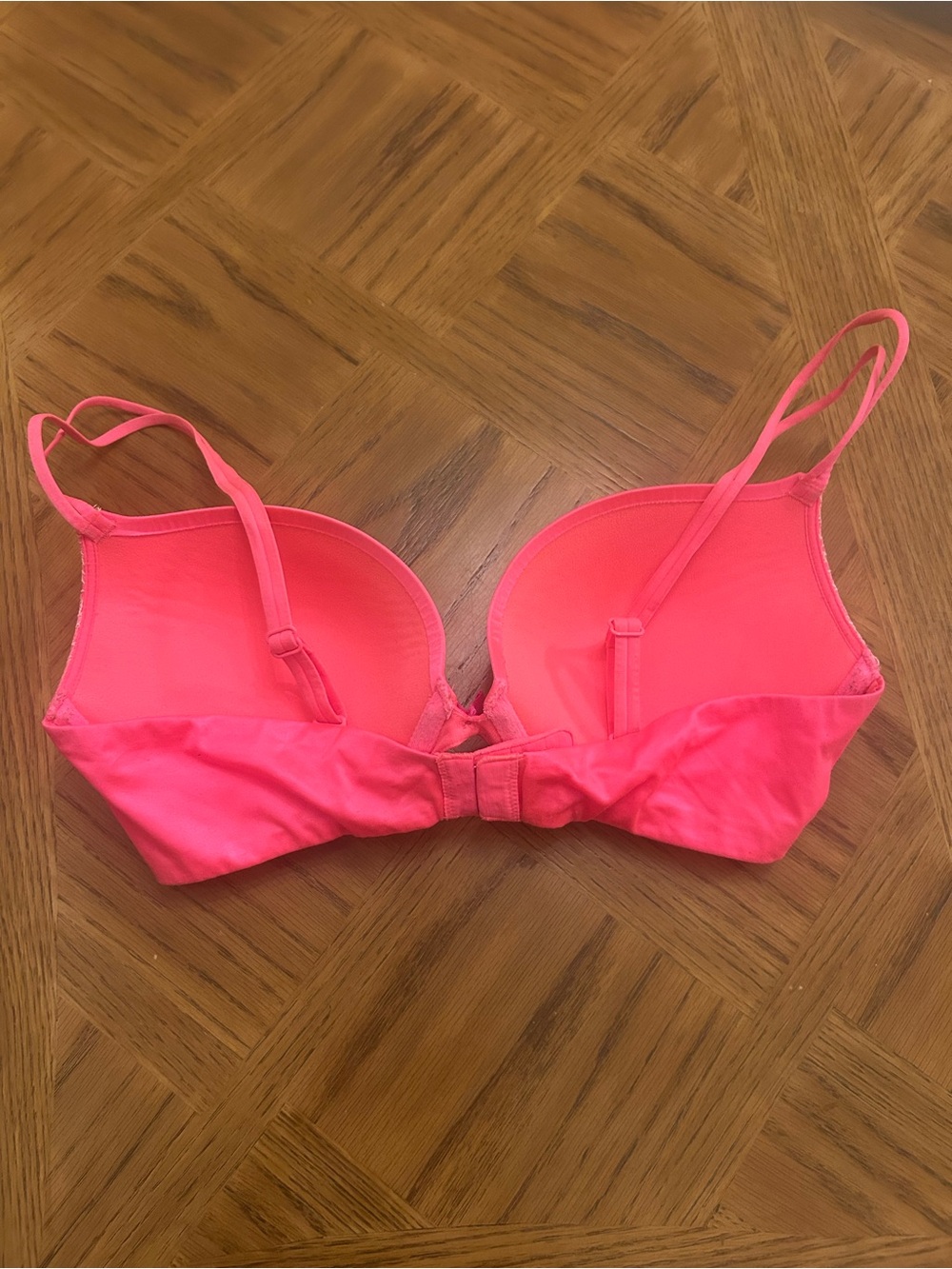 Victoria's Secret Very Sexy Pink Lace-Trim Push-Up Bra - Picture 2 of 3